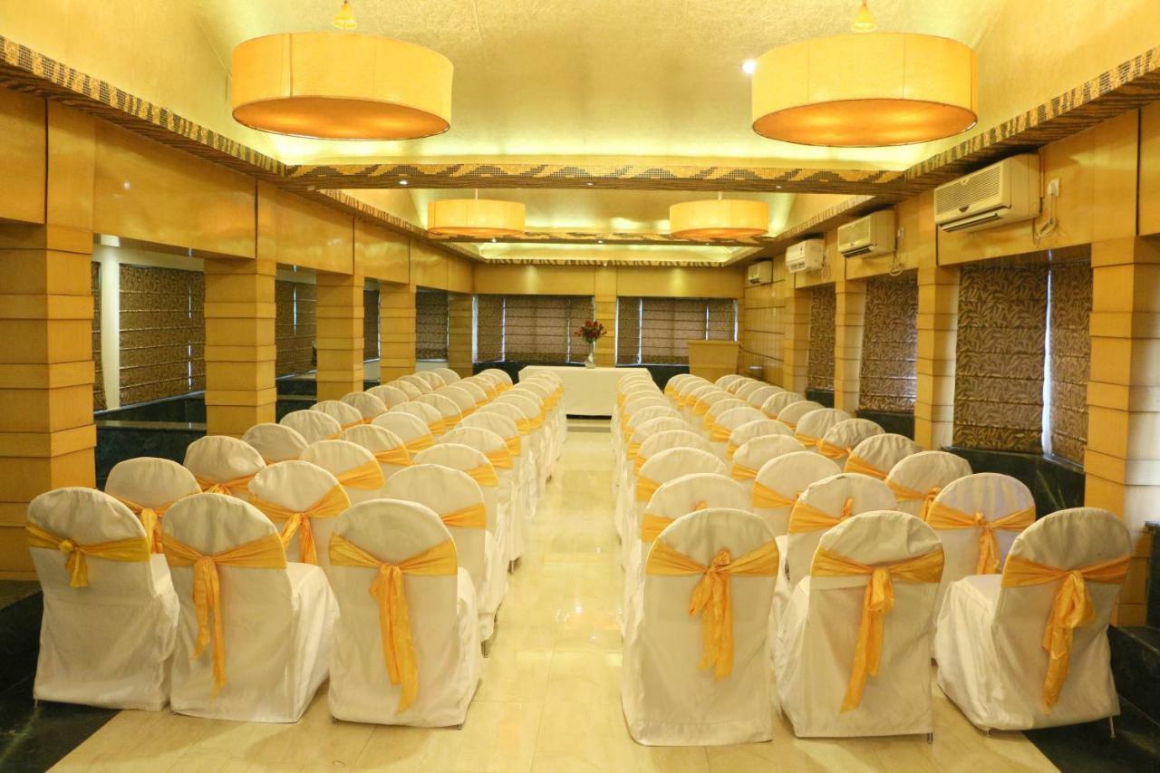 Palm Village Resort Калькутта Экстерьер фото